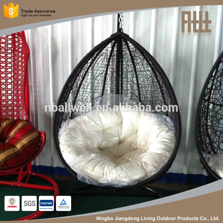 Stylish outdoor garden egg shaped chair rattan hanging swing lounge bed for sale AWRF5520A,rattan hanging bed